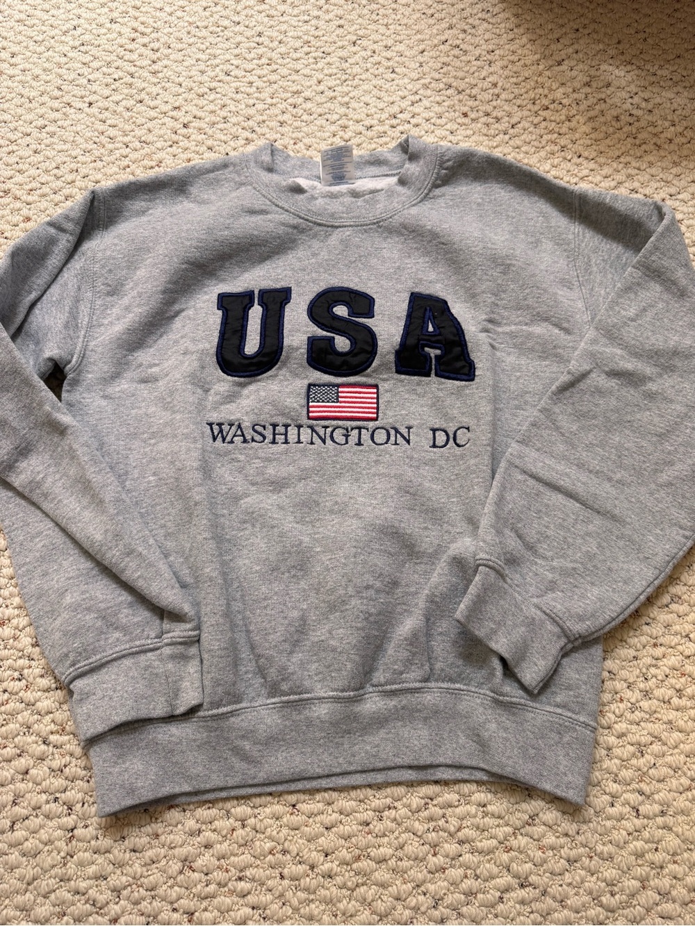 Gildan Heavy Blend USA Washington DC Gray Crewneck Sweatshirt